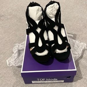 NIB Top Moda wedge black heels